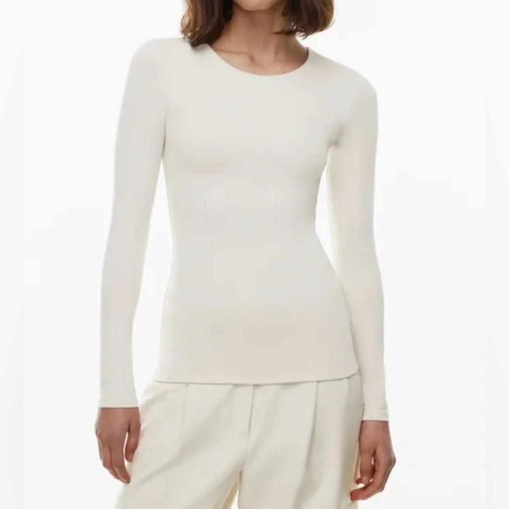LIKE NEW- Aritzia Contour Crew Hip Longsleeve